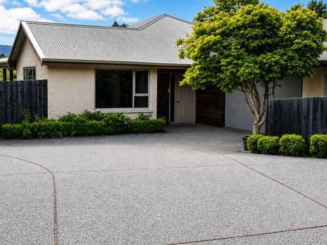 House for rent in Otakou