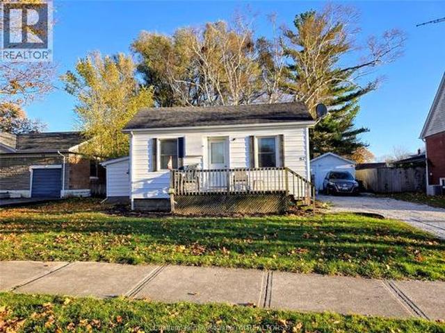 House for sale in Chatham–kent, Ontario