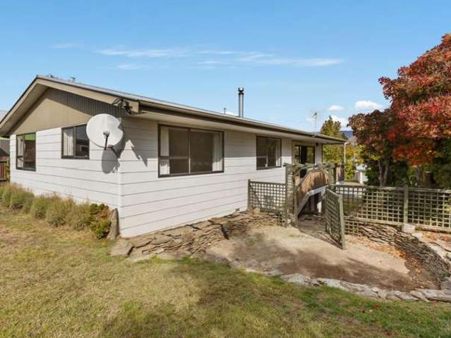 House for sale in Otakou
