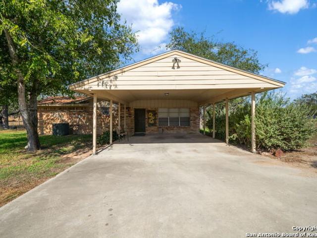 House for sale in Pleasanton, Texas