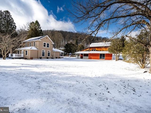 House for sale in Garrett, Maryland
