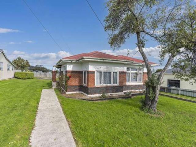 House for sale in Otakou