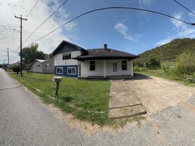 House for sale in Betsy Layne, Kentucky