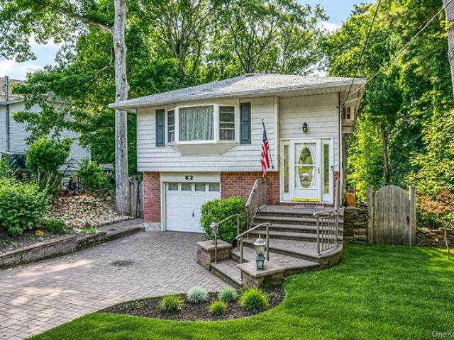 House for sale in Smithtown, New York