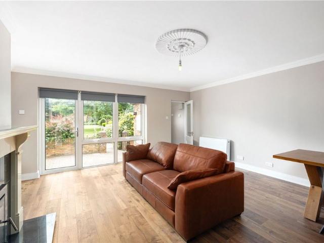 Apartment to rent in Bluebell, North Tipperary