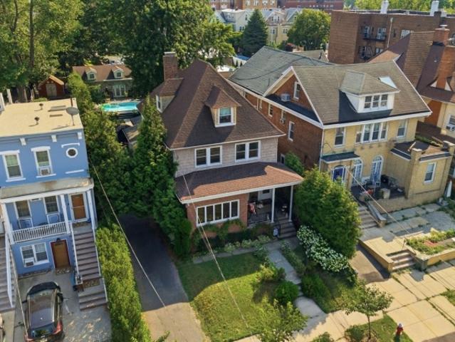House for sale in Hudson, New Jersey