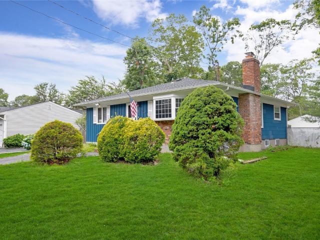 House for sale in Holtsville House for sale in Holtsville