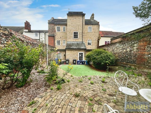 Apartment for rent in Priors Estate, West Suffolk