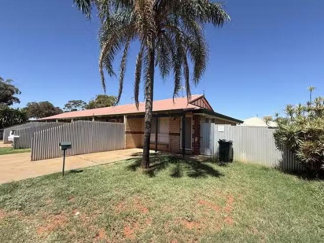 House for rent in Cockburn, Western Australia