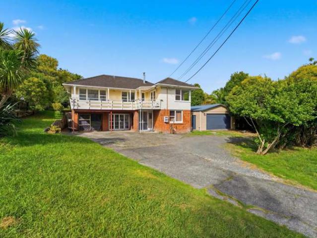 House for sale in Oratia