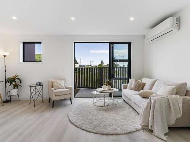 Townhouse for sale in Mount Roskill, Oroua County