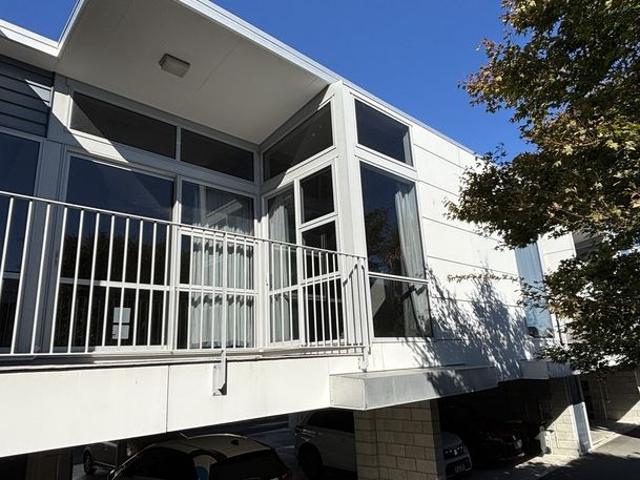 Apartment for rent in Heathcote, Canterbury