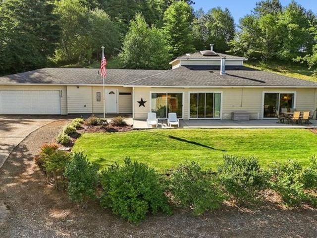 House for sale in La Center, Washington