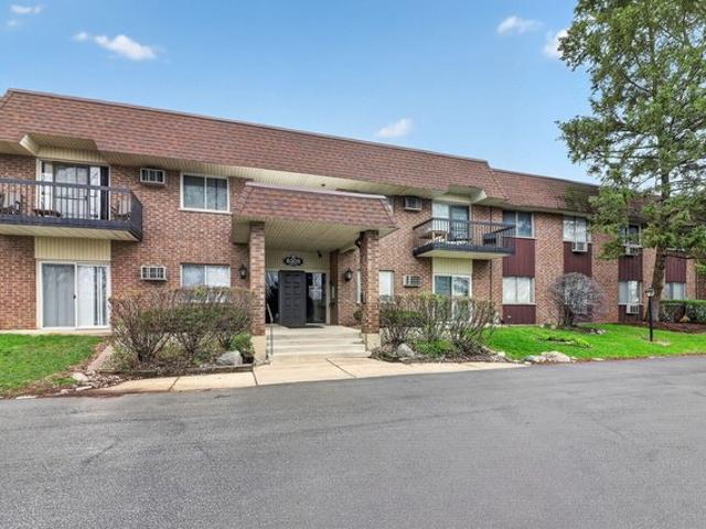 Condo for sale in Woodridge, Illinois