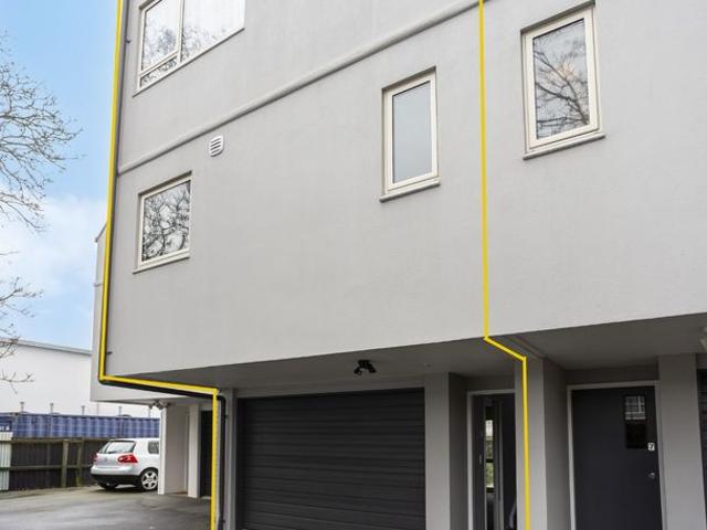 Apartment for rent in Heathcote, Canterbury