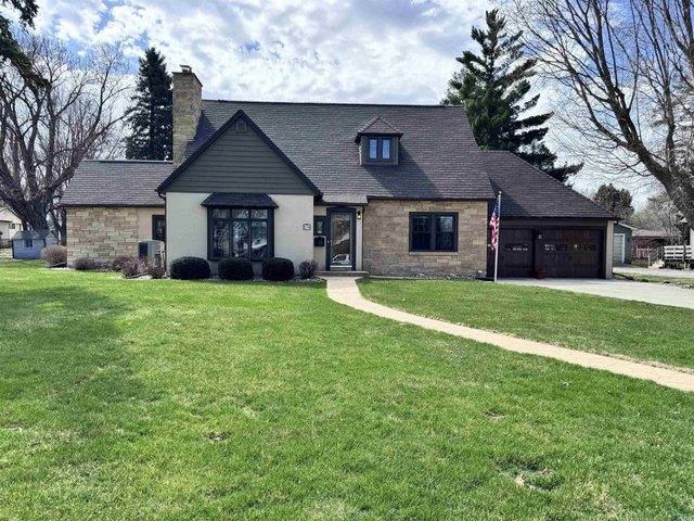 House for sale in Mapleton, Iowa