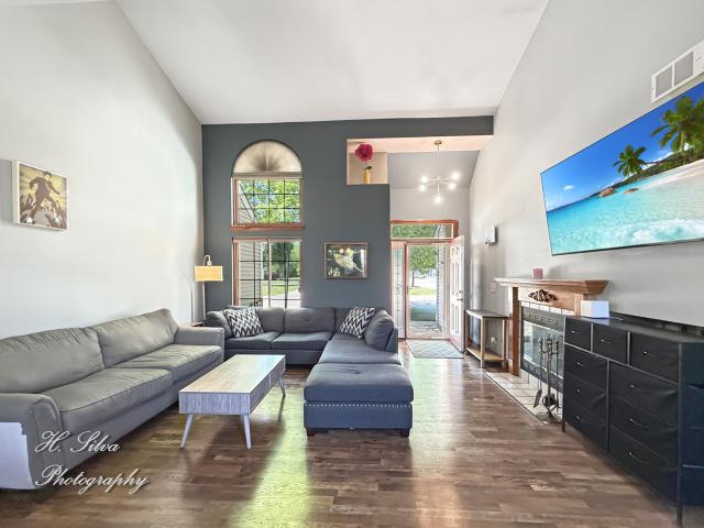 House for sale in Mchenry, Illinois