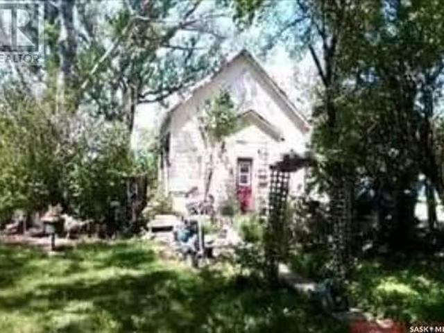 House for sale in Holdfast, Saskatchewan