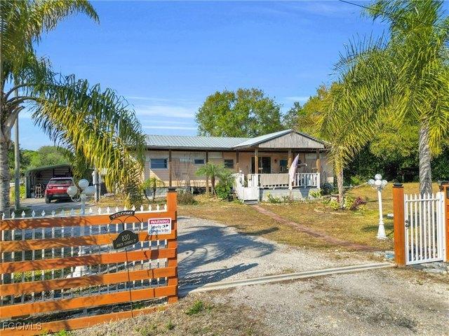 House for sale in Clewiston, Florida