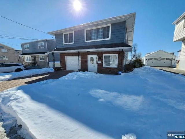 House for sale in Lyndhurst, New Jersey