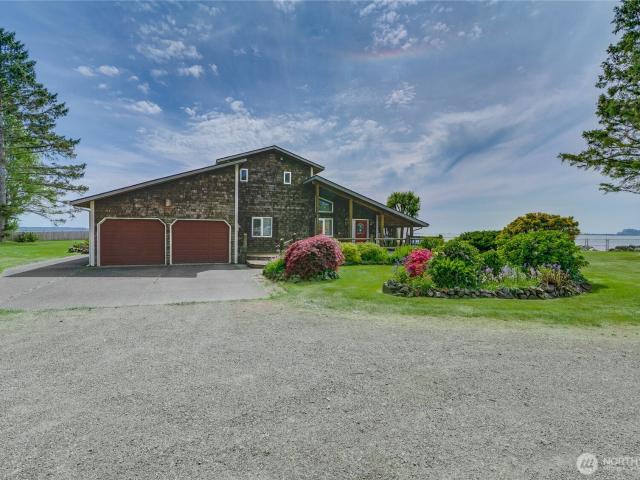 Property for sale in Chinook, Washington