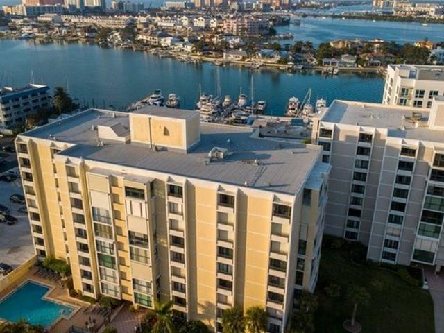 Condo for sale in Clearwater Beach, Clearwater