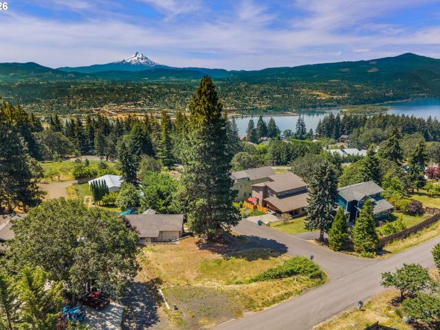 Land for sale in White Salmon, Washington
