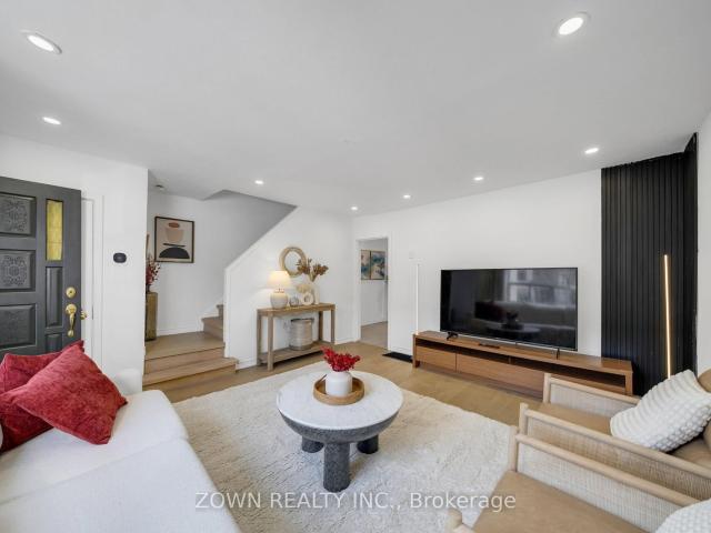Townhouse for sale in Woburn, Ontario