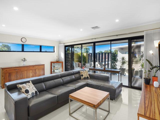 Apartment for rent in Cloverdale, Western Australia