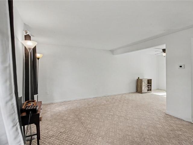 House for sale in Euclid, Town of Clay