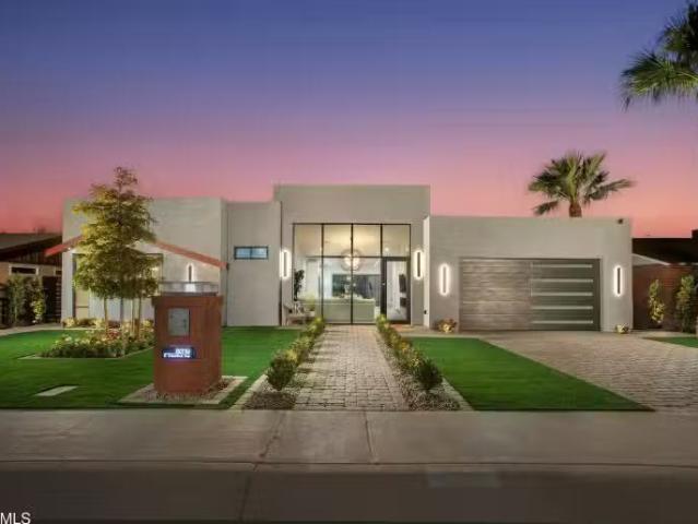 House for sale in Scottsdale House for sale in Scottsdale