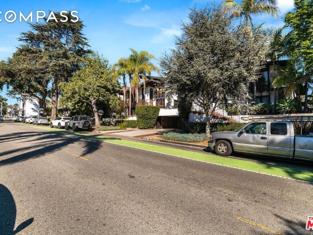 Townhouse for sale in Santa Monica