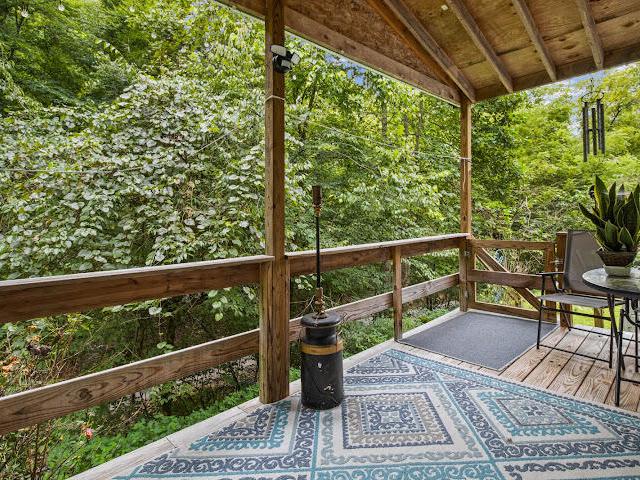 House for sale in Cutshin, Leslie County