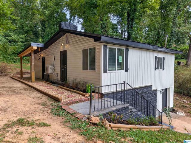 House for sale in Anniston, Calhoun County