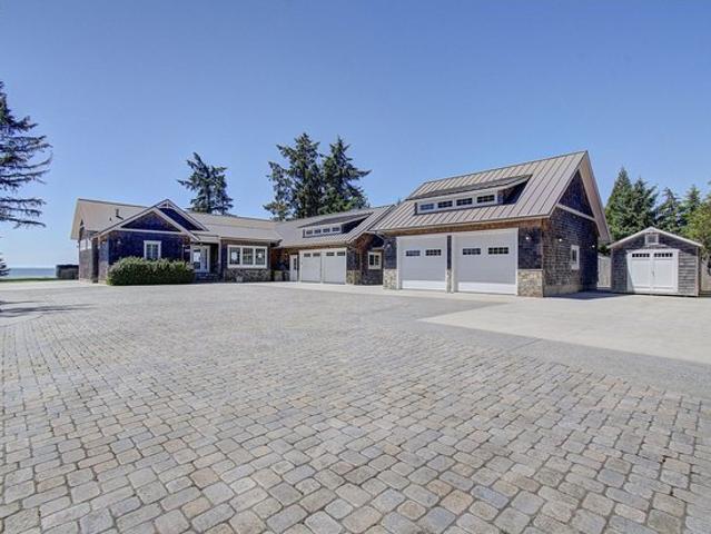 House for sale in Chinook, Washington