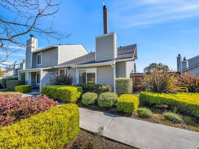 Townhouse for sale in San Mateo, California