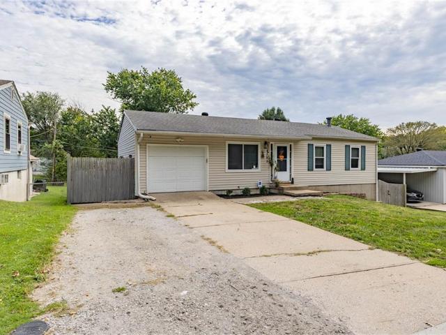 House for sale in Hunters Glen, Kansas City