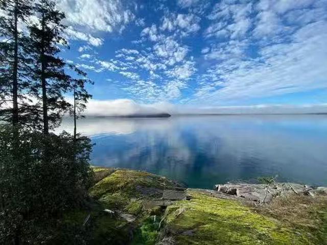 House for sale in Halfmoon Bay House for sale in Halfmoon Bay