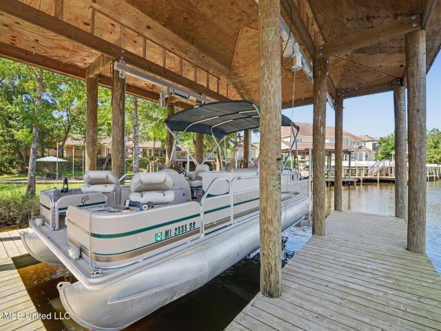 House for sale in Diamondhead, Mississippi