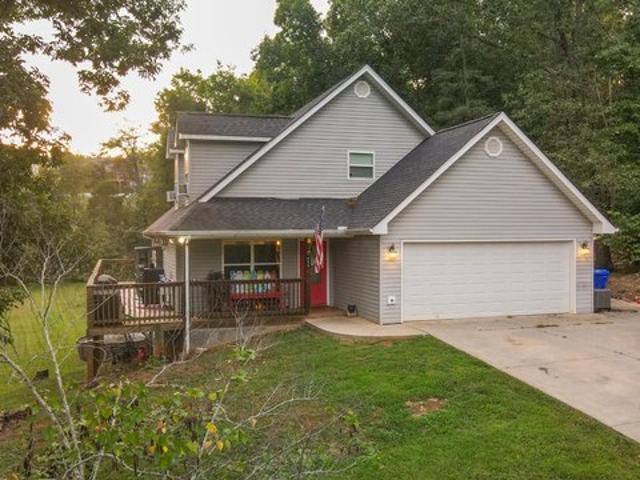 House for sale in Kodak, East Tennessee