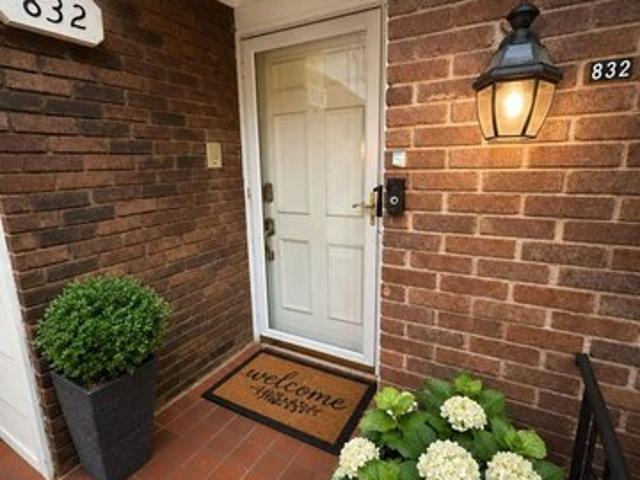 Townhouse for sale in Bedford, Texas