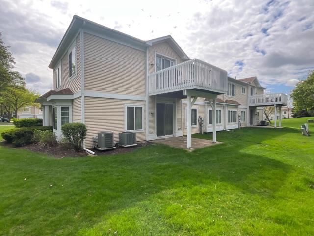 Condo for sale in Elgin, Illinois