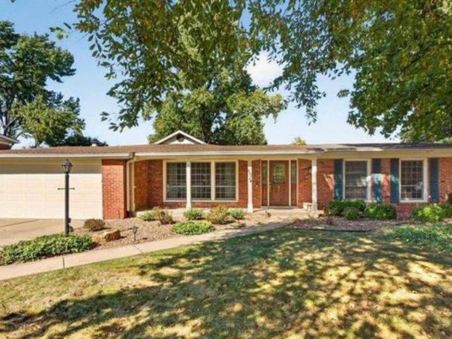 House for sale in Claymont, Ballwin