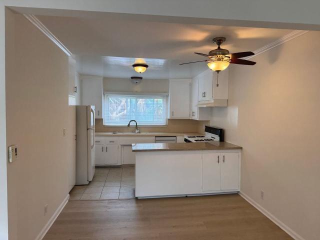 Apartment for rent in Canoga Park, California