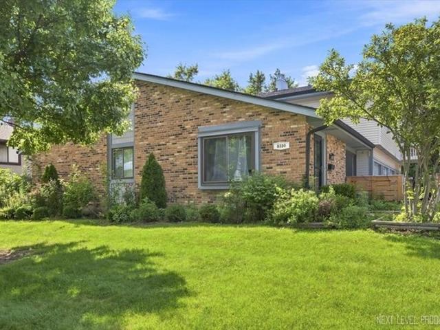 Townhouse for sale in Darien, Illinois