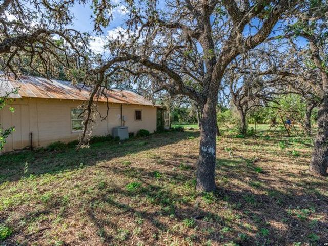 House for sale in Utopia, Uvalde County