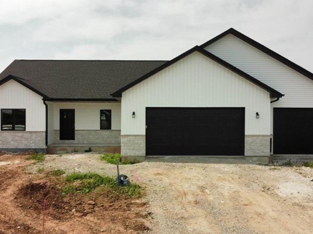 House for sale in Neenah, Winnebago County