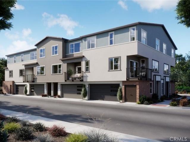 Townhouse for sale in Corona, Riverside County