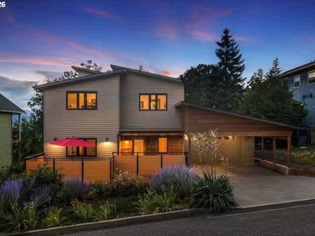 House for sale in White Salmon, Washington