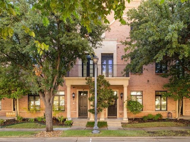 Townhouse for sale in Frisco, Texas